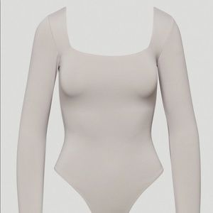 Aritzia Babaton Contour Longsleeve Bodysuit